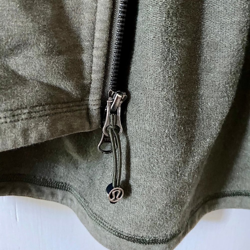 lululemon forest green sweatshirt/jacket